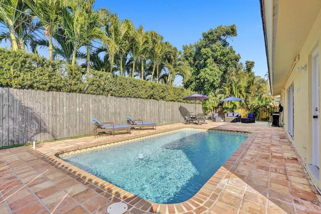 Beautiful 4 Bedrooms/Pool/Walk To Beach Deerfield Beach Exteriör bild
