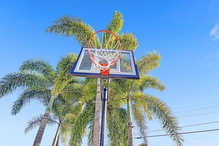 Beautiful 4 Bedrooms/Pool/Walk To Beach Deerfield Beach Exteriör bild