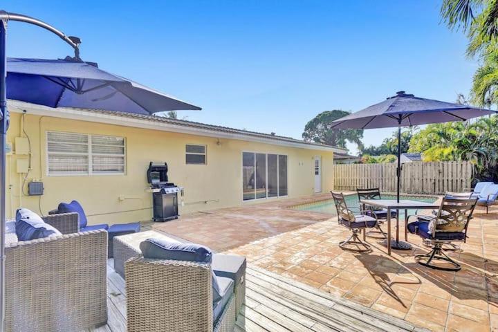 Beautiful 4 Bedrooms/Pool/Walk To Beach Deerfield Beach Exteriör bild