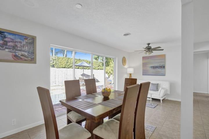 Beautiful 4 Bedrooms/Pool/Walk To Beach Deerfield Beach Exteriör bild